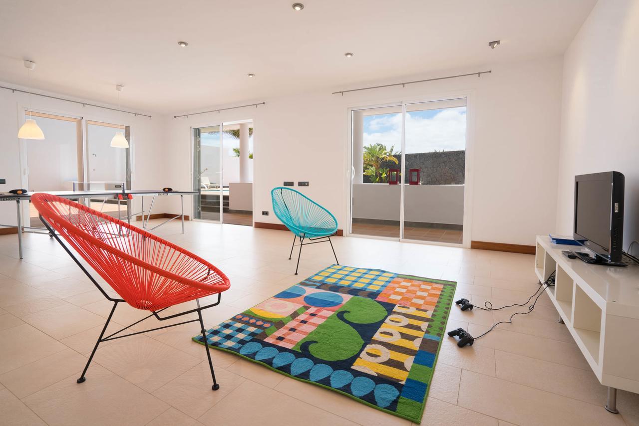 Villa Dedalos - A Luxury Large Villa With A Heated Pool In פוארטו קאלרו מראה חיצוני תמונה