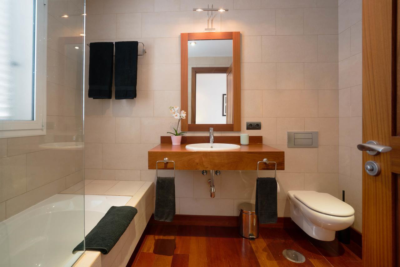 Villa Dedalos - A Luxury Large Villa With A Heated Pool In פוארטו קאלרו מראה חיצוני תמונה
